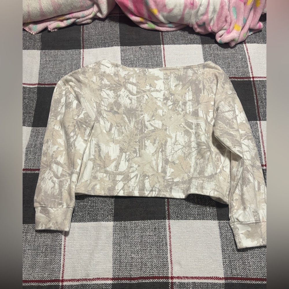Hollister Camo Cropped Sweatshirt